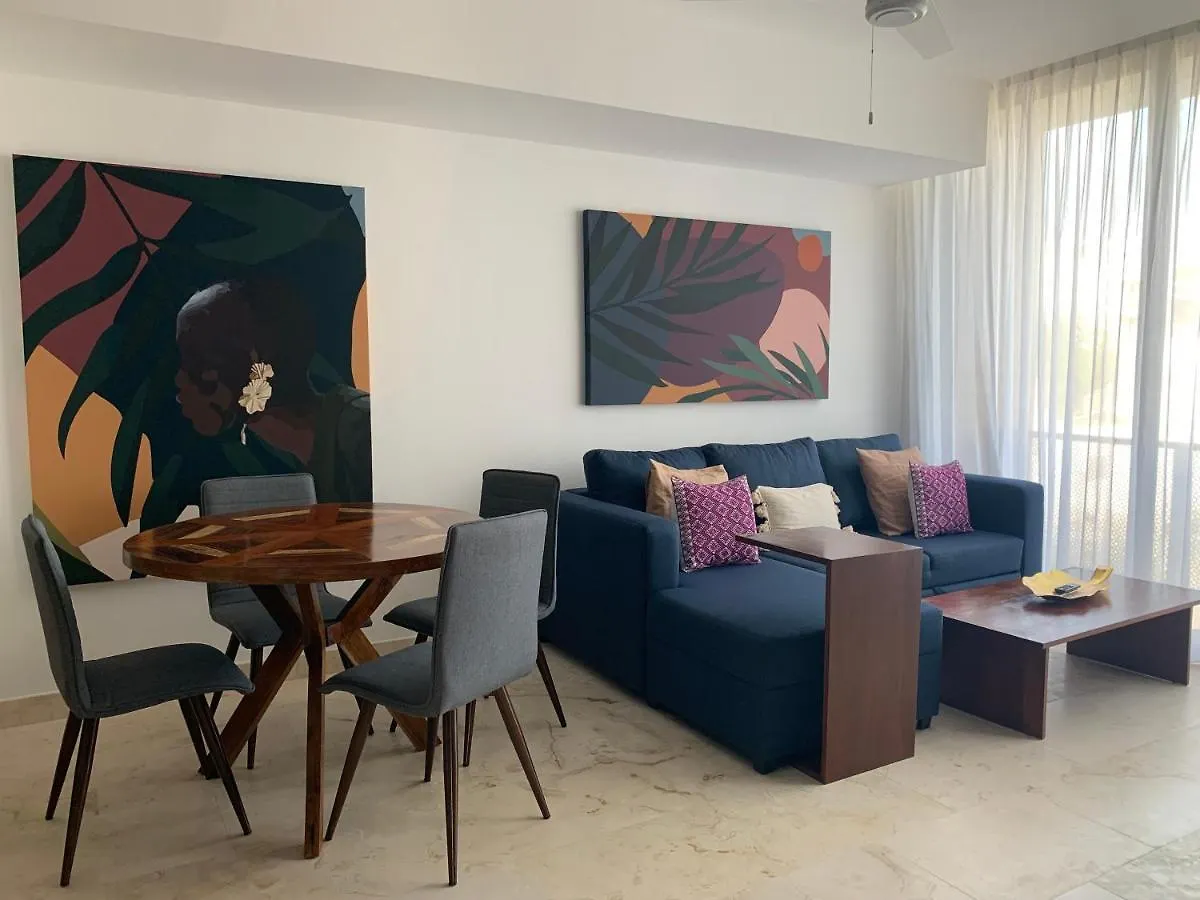 **Stunning **Brand New Apart On 5Th Ave Apartment Playa del Carmen
